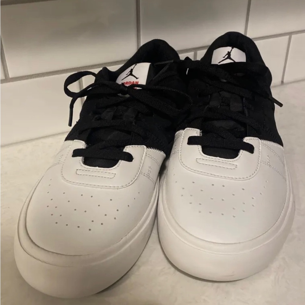 Nike Jordan Series ES Black White Mens Size 10.5 US